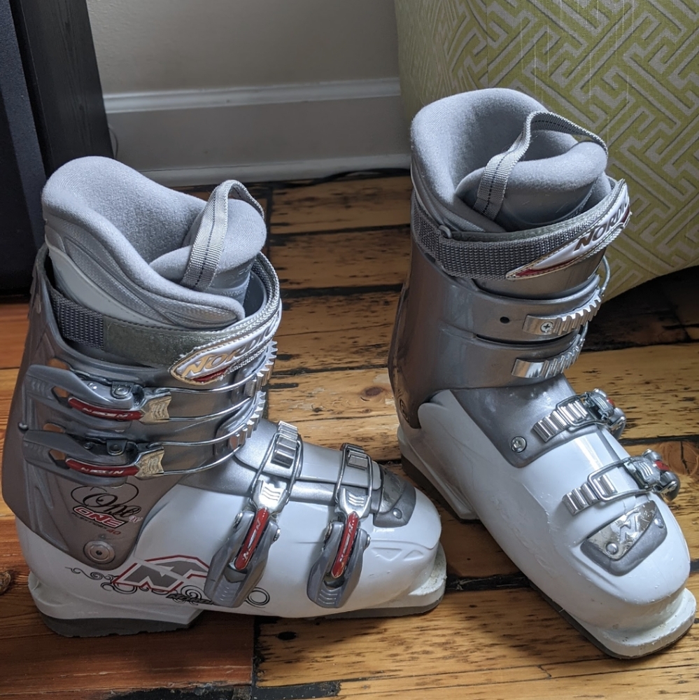 Nordica Ski Boots, One Flex Index 40, Women's, size 285mm / 240 245